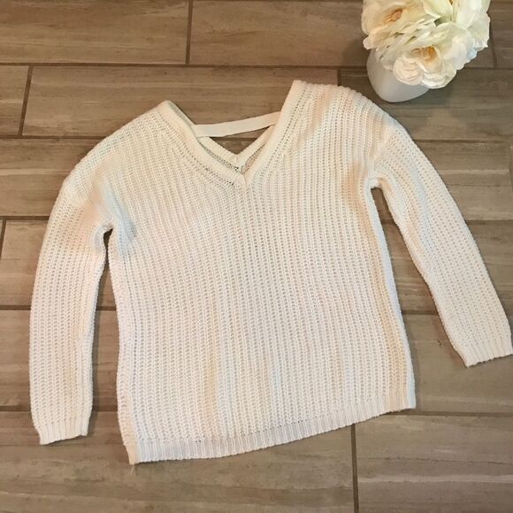 Pretty Oversized White Cream Vneck Sweater - Picture 2 of 3